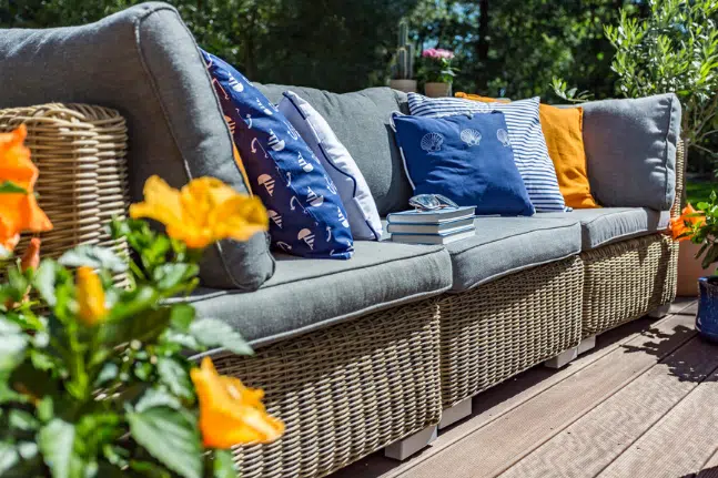 tips to selecting outdoor furniture